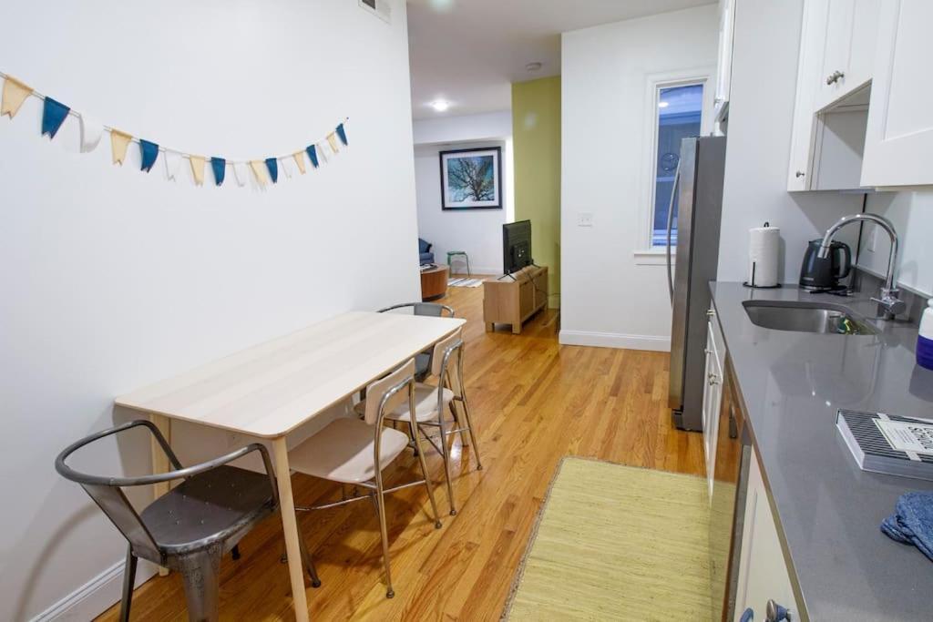 Apartamento 4Br 1,5Bh Sunny Apt In Roxbury Boston Habitación foto